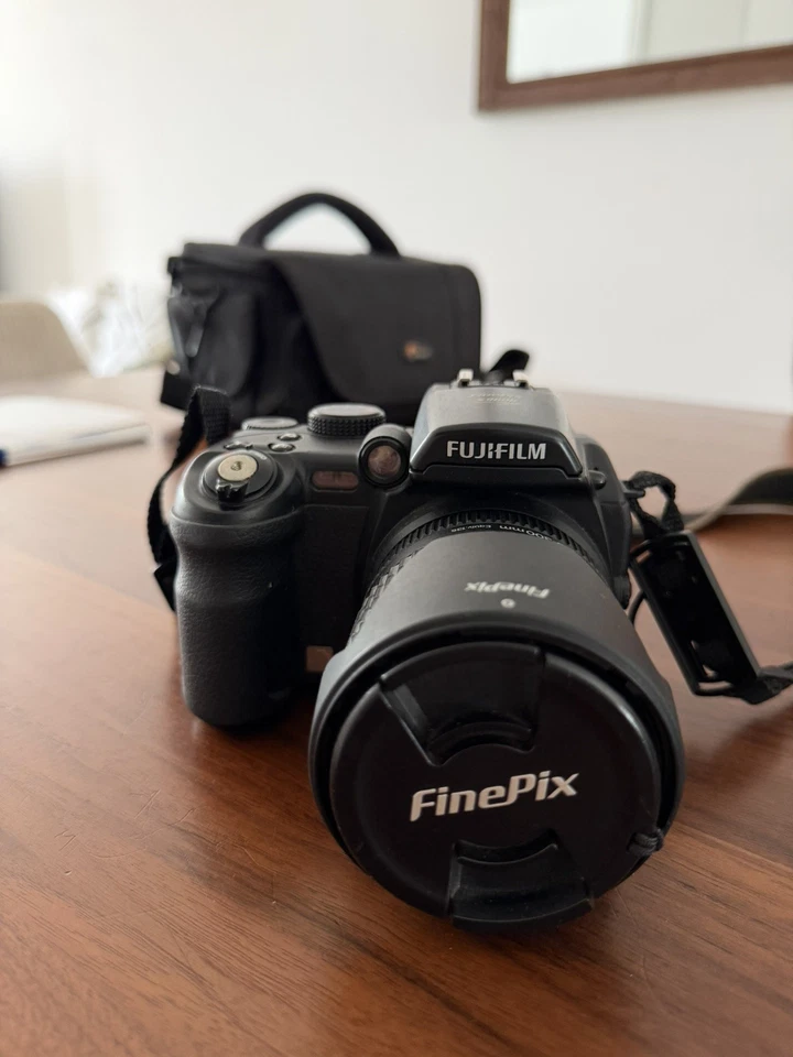 Fujifilm FinePix S9600 – Bridge numérique + objectif 28-300 mm + accessoires - Photo 2/4