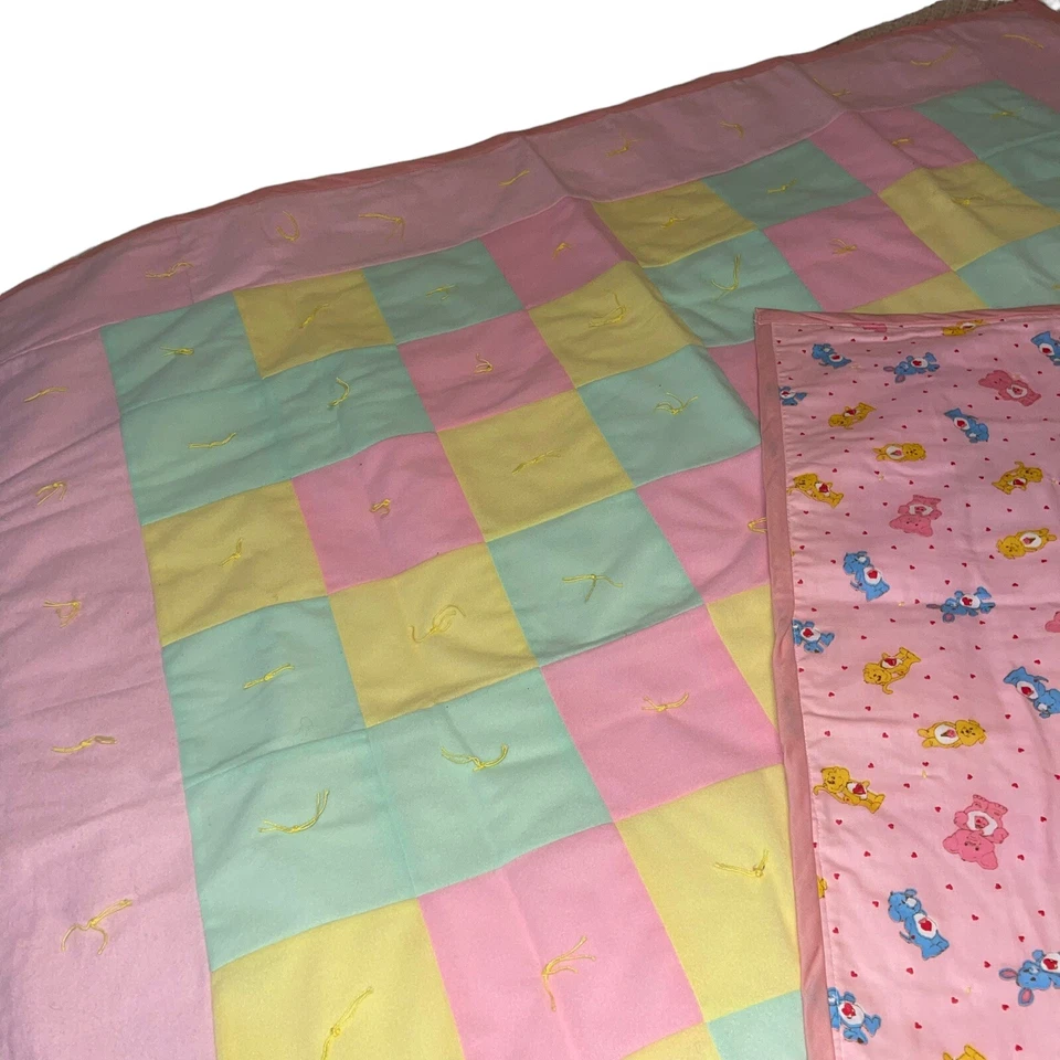 Edredón de bebé vintage hecho a mano con respaldo de oso de cuidado 45” X 45” rosa amarillo menta Foto 3 de 4