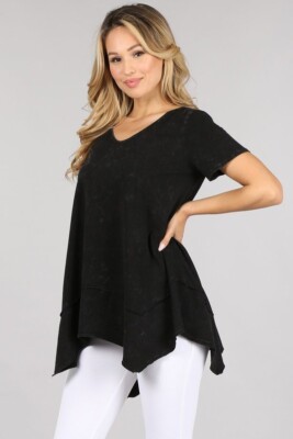 Chatoyant Basic Mineral Wash Top Black Medium