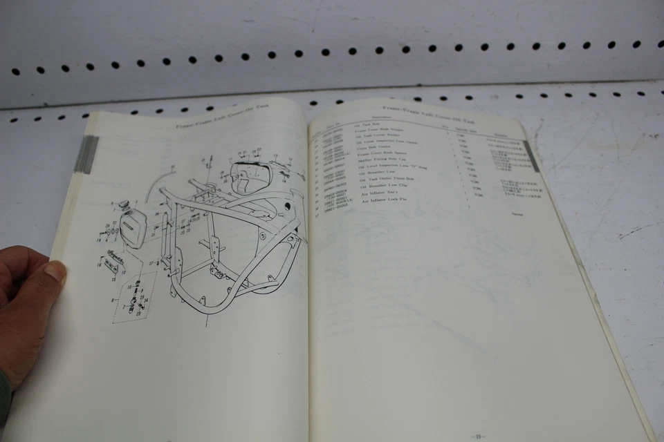 Suzuki T305 TC305 1968 manual catálogo de piezas (TMAN125) Foto 4 de 4