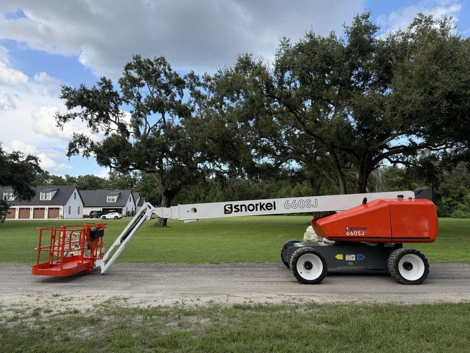 2018 SNORKEL 660SJ TELESCOPIC BOOM LIFT - 71 FT WORKING  - JIB - CUMMINS DIESEL! - Image 2 of 4