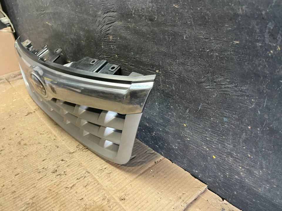 Хромированная передняя решетка для Subaru Forester 2011–2013 годов от оригинального производителя T9662 DG - Изображение 2 из 4