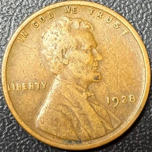 1928 Lincoln Wheat Cent • Fine to Extra Fine • Philadelphia Mint • 1C Semi-Key