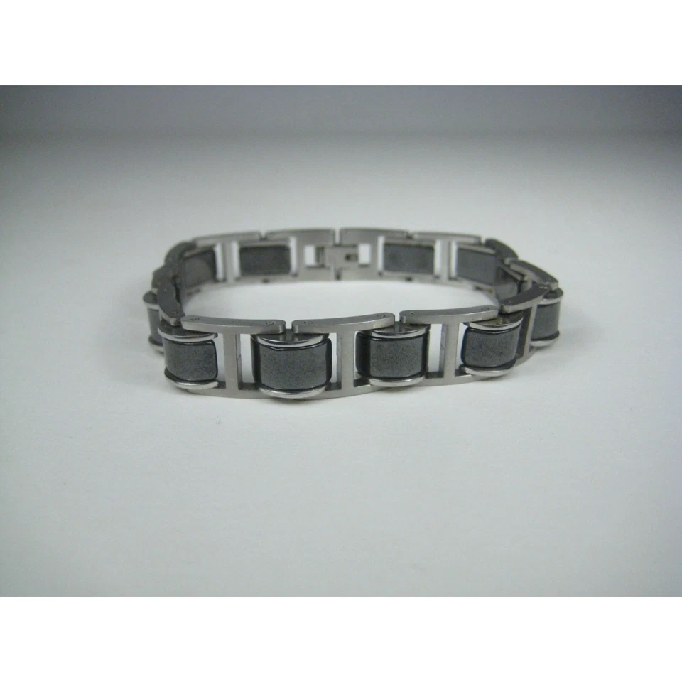 Pulsera de eslabones de acero inoxidable para hombre con incrustaciones de piedra negra Foto 4 de 4