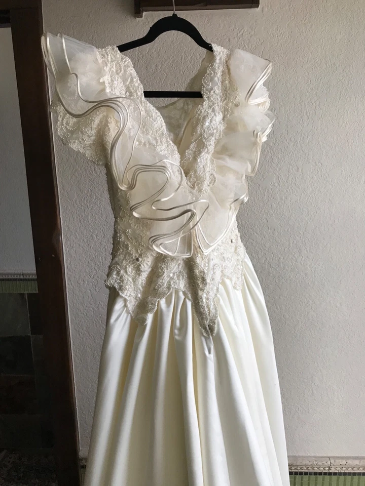 vintage 1987 House of Bianchi wedding dress - Image 4 of 4