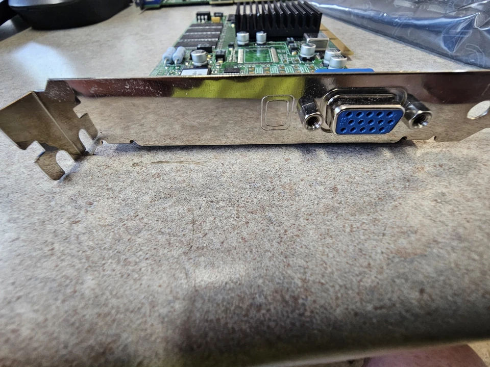 Tarjeta de gráficos ATI 109-83800-00 1028380300 Rage 6 83803 Radeon R6 SDR64MB Foto 4 de 4