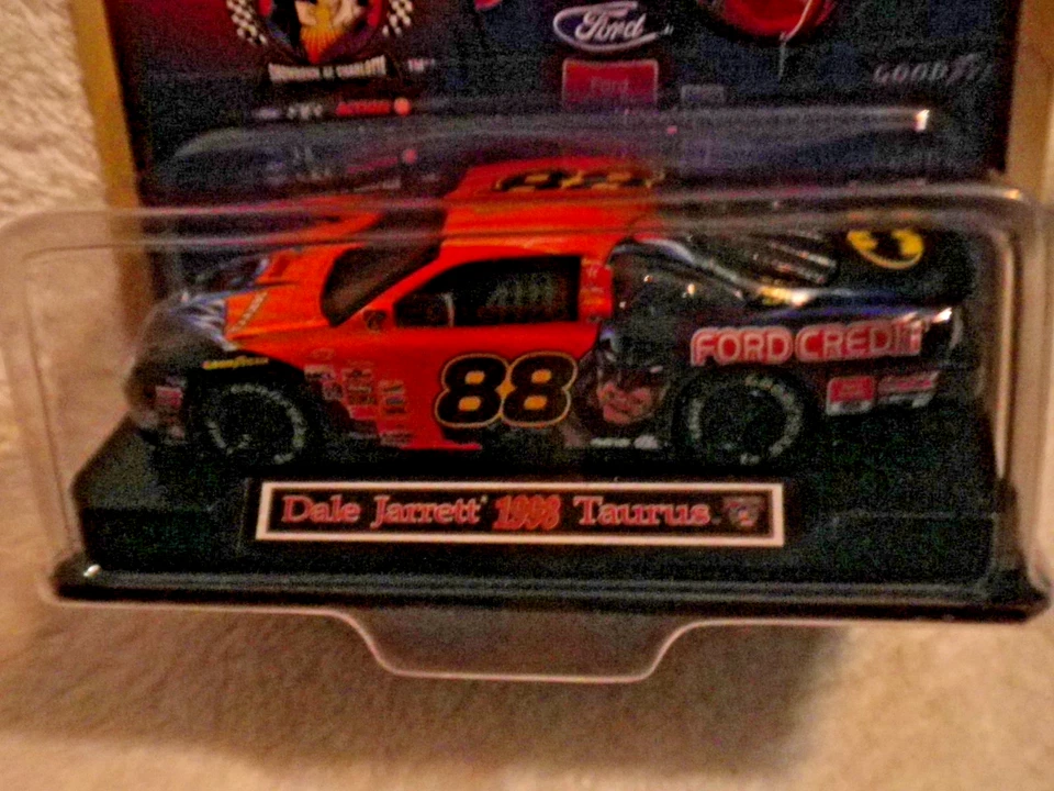 1998 Dale Jarrett #88 Diecast NASCAR Winners Circle Batman Joker 1/43 Sealed - Image 4 of 4