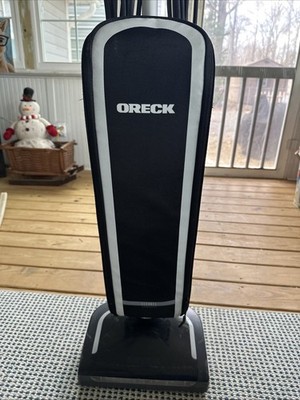 Oreck Elevate Command UK30200PC Bagged Upright Vacuum Lightweight - Works Great