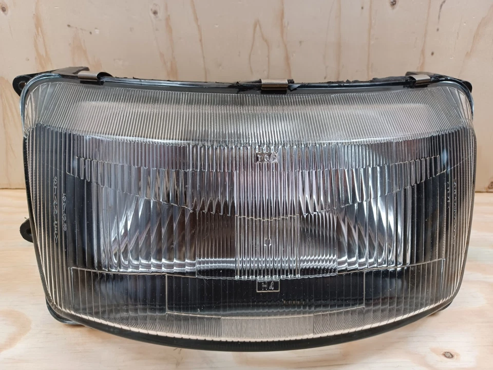 ♻️D♻️ Kawasaki ZZR 1100 1993-2001 (ZZR1100 ZZ-R1100 ZX1100D) Headlight ASSY - Image 2 of 4