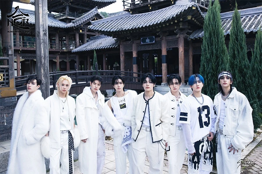 STRAY KIDS SKZHOP HIPTAPE 合(HOP) Album LIMITED Ver/CD+Book+2Card+Poster+POB+GIFT - Image 4 of 4