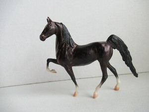 Breyer Little Bits Paddock Pals American Saddlebred Gloss Purple OAK Horse