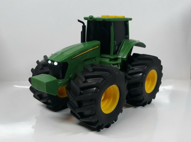 john deere plastic tractor
