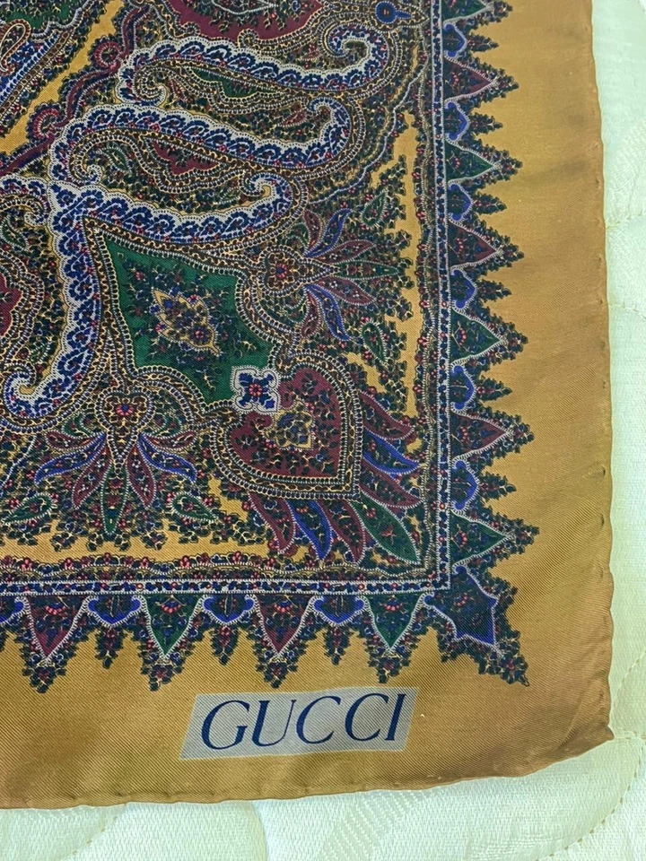 S3# Gucci Paisley Bohemio Multicolor Cuadrado Seda Bufanda 34 pulgadas Foto 4 de 4