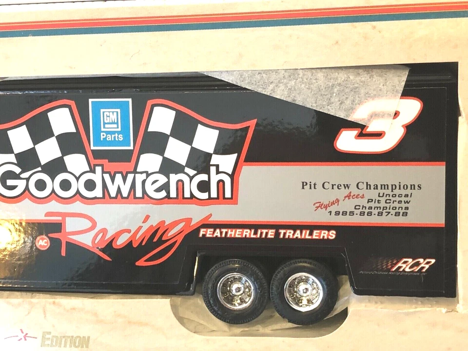 De colección Dale Earnhardt #3 GM GoodWrench NASCAR Chevy Race Team Car Transporter Foto 4 de 4