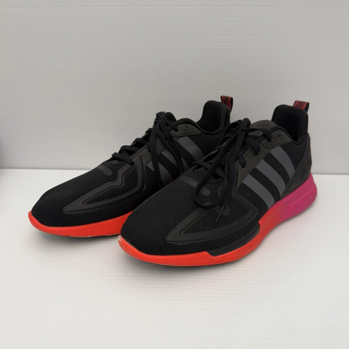 Preços baixos em adidas ZX 2K Flux Gradient Sole - Core Black | eBay