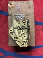 NOS 1961-66 Ford F100 Truck RH Door Latch C3TZ-8121812-C
