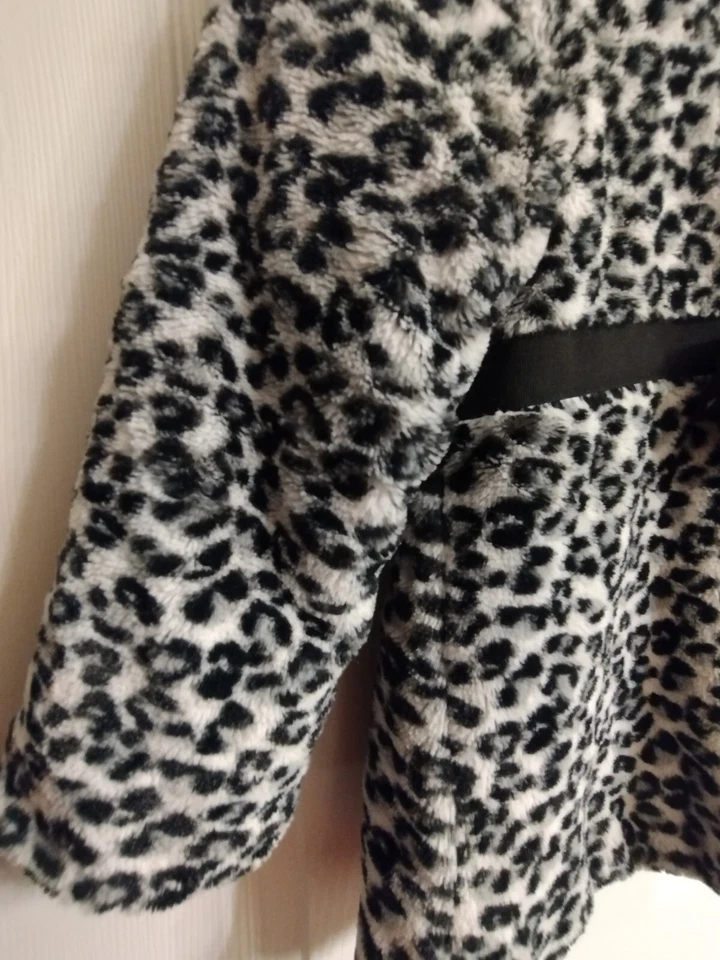 Faux Fur Leopard Print Coat Hooded Girl's Size 6 Toughskins — 第 4/4 张图片