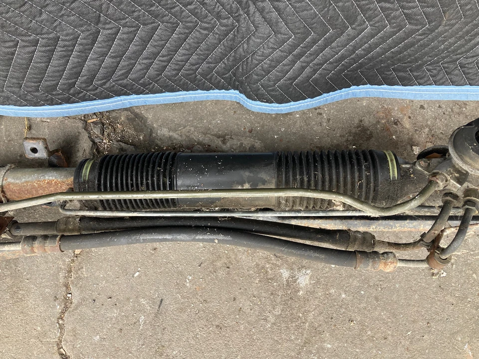 1998-2005 Land Rover Freelander Power Steering Rack And Pinion OEM #3026M - Image 3 of 4