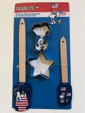 PEANUTS 4 Piece Silicone SPATULA & COOKIE CUTTER Set SNOOPY & WOODSTOCK