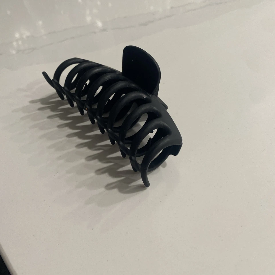 Black Hair Claw Clip For Thick Hair Non-slip Strong Hold - Image 3 of 4
