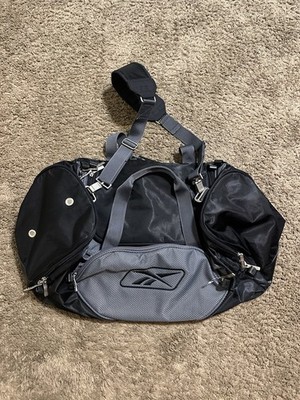 Vintage Reebok  triple black  duffel bag 00s 