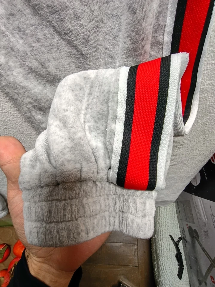 Pantalones de chándal Forever 21 para hombre gris rojo a rayas talla pequeña Foto 3 de 4