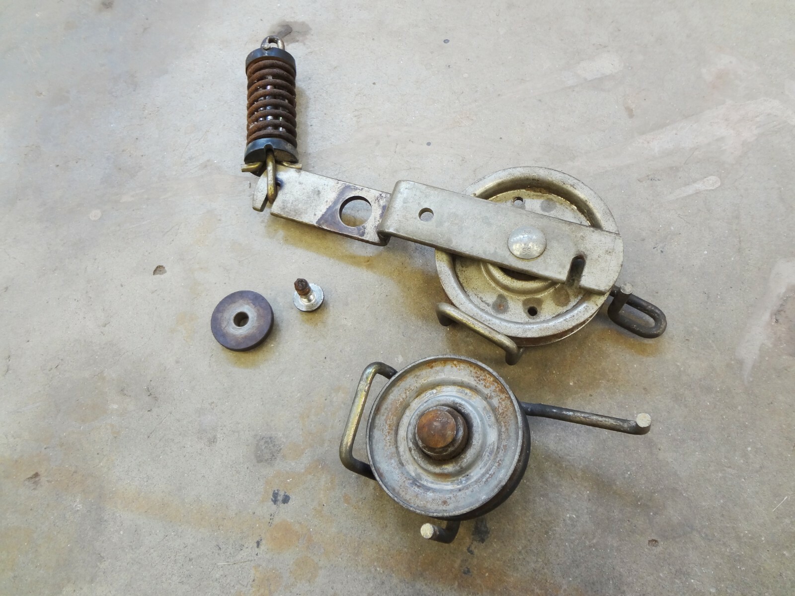 John Deere STX38 Gear Drive 5 Speed Clutch Idler Arm Pulley Pulleys