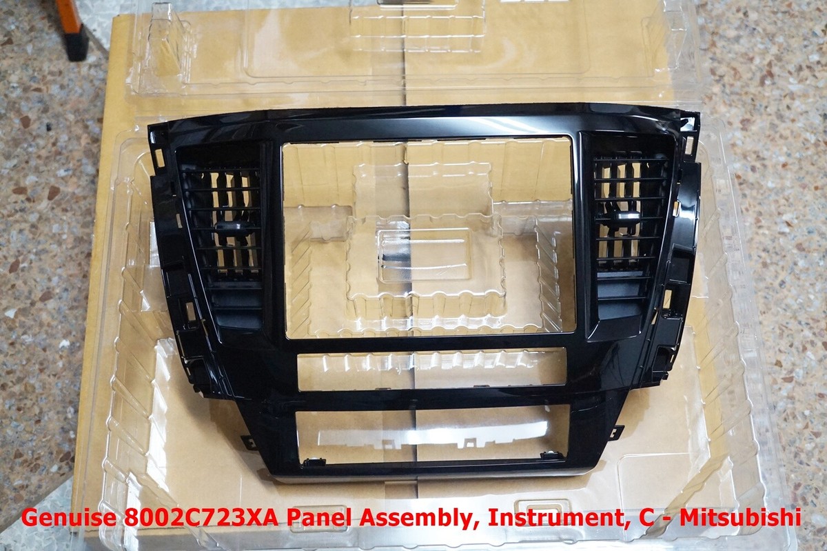 Genuise 8002C723XA Panel Assembly Instrument Mitsubishi For Pajero