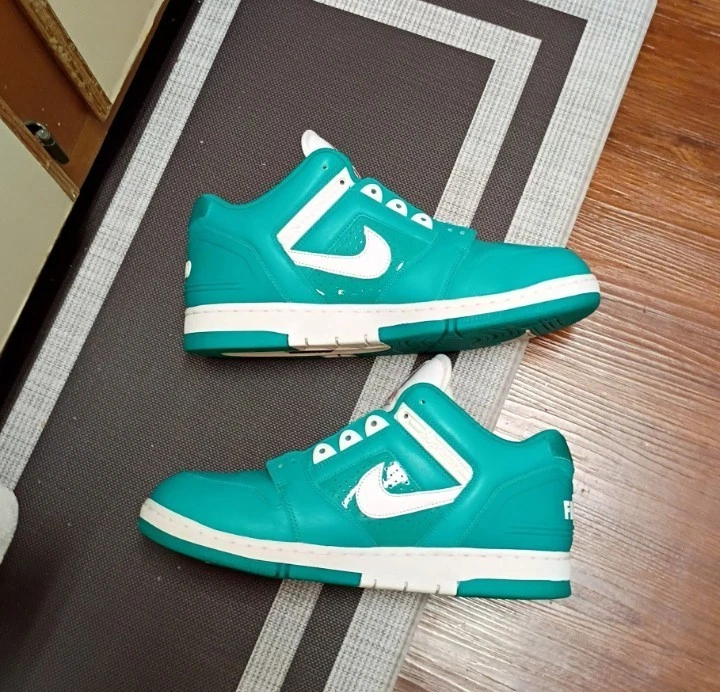 Nike Air Force 1 Supreme Low Blue for Sale | Authenticity
