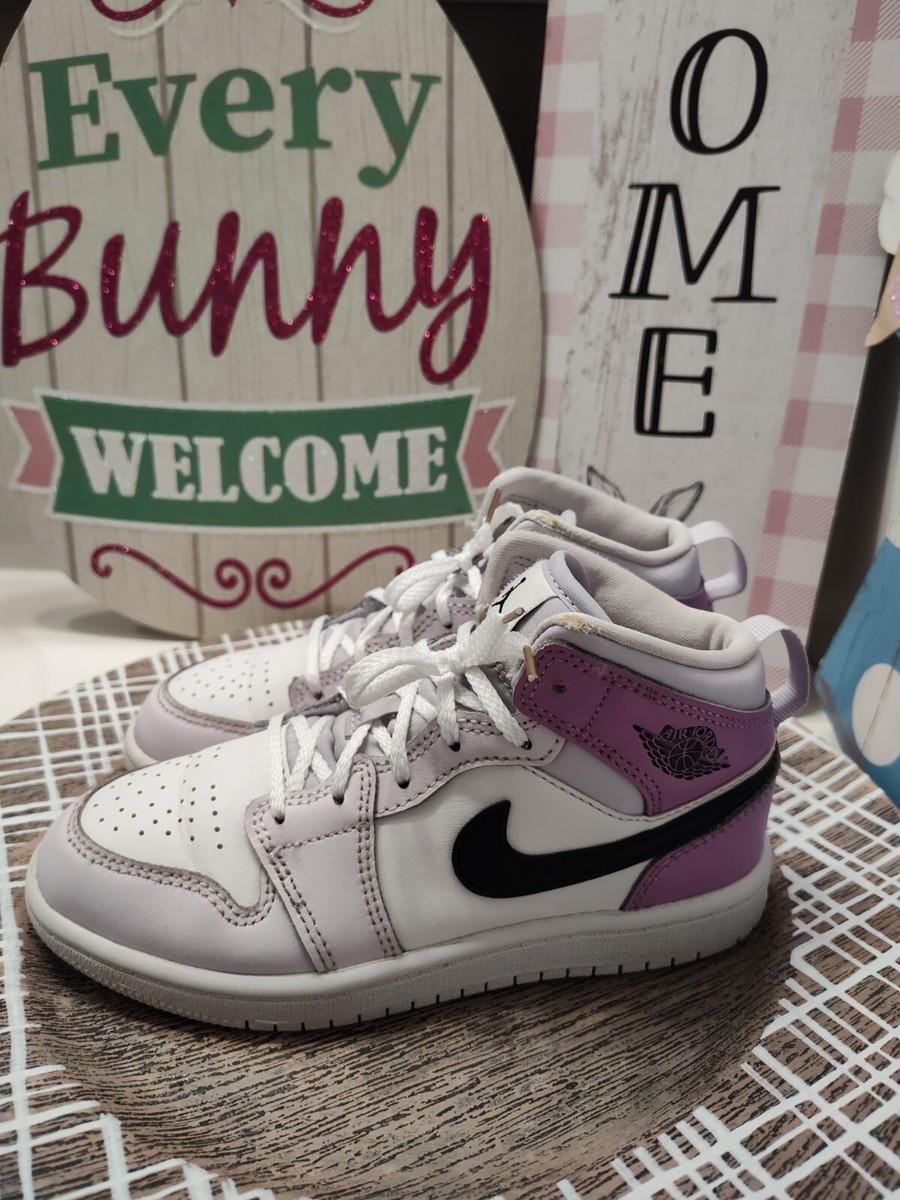 スニーカー Nike Air Jordan 1 Mid cut Barely Grape DQ8423-501 Amazon.com | Jordan Youth Air 1 Mid GS DQ8423 501 Barely