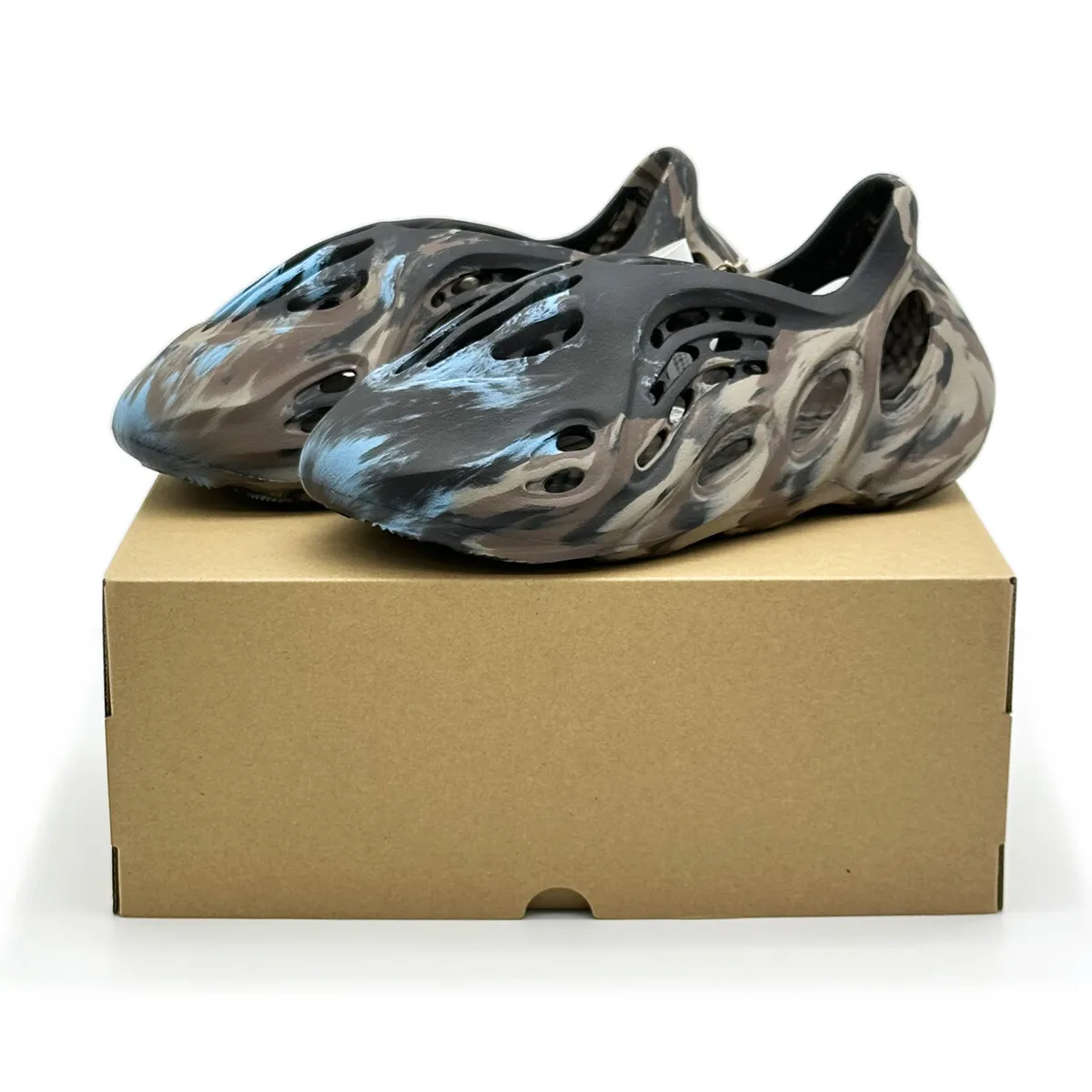 ID4126 adidas Yeezy Foam Runner MX Cinder (Men's) | eBay