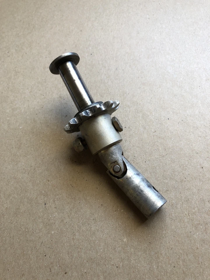 Universal Joint 0411257 Sprocket 0511785-1 EUC Cessna 170,172,180 Aircraft T41  - Image 2 of 4