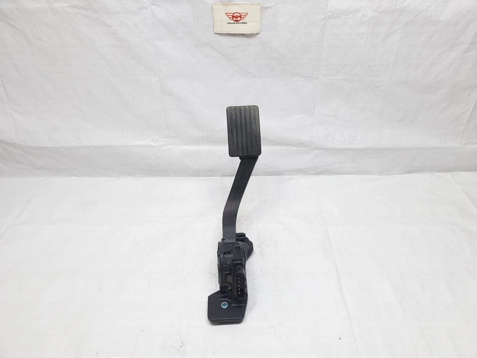 Pedal de acelerador Mitsubishi Mirage 2014-2024 tracción delantera OEM 1600A093 Foto 2 de 4