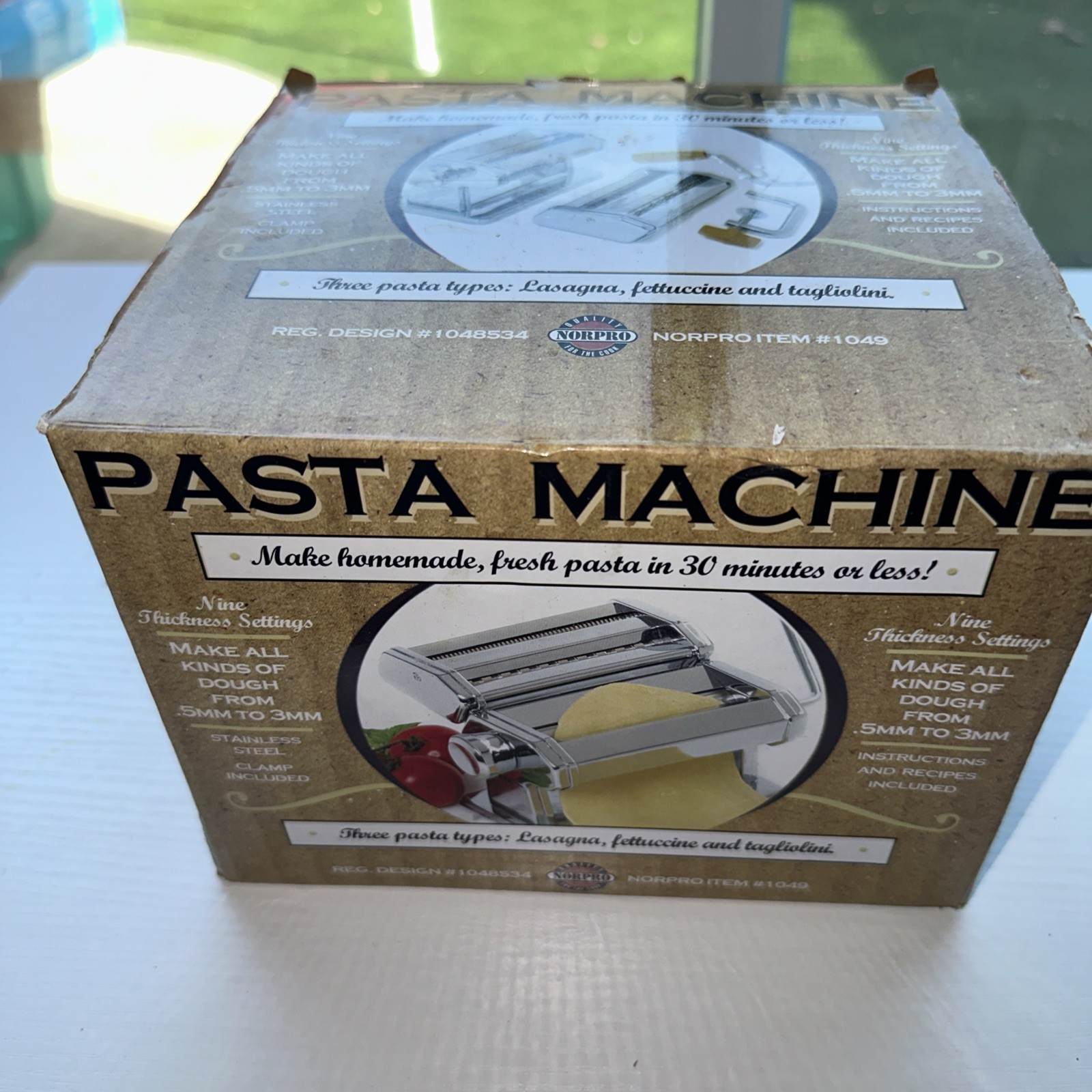 #Z11- Norpro Manual Pasta Machine #1049 3 types of pasta