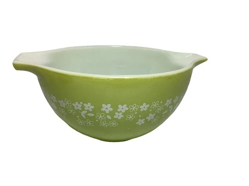 PYREX Cinderella 1.5 Pint 441 Mixing Bowl Lime Green With White Blossom Pattern