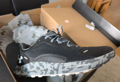 Laufschuhe Herren Under Armour Charged Bandit Trail 2 schwarz-grau GR. 45
