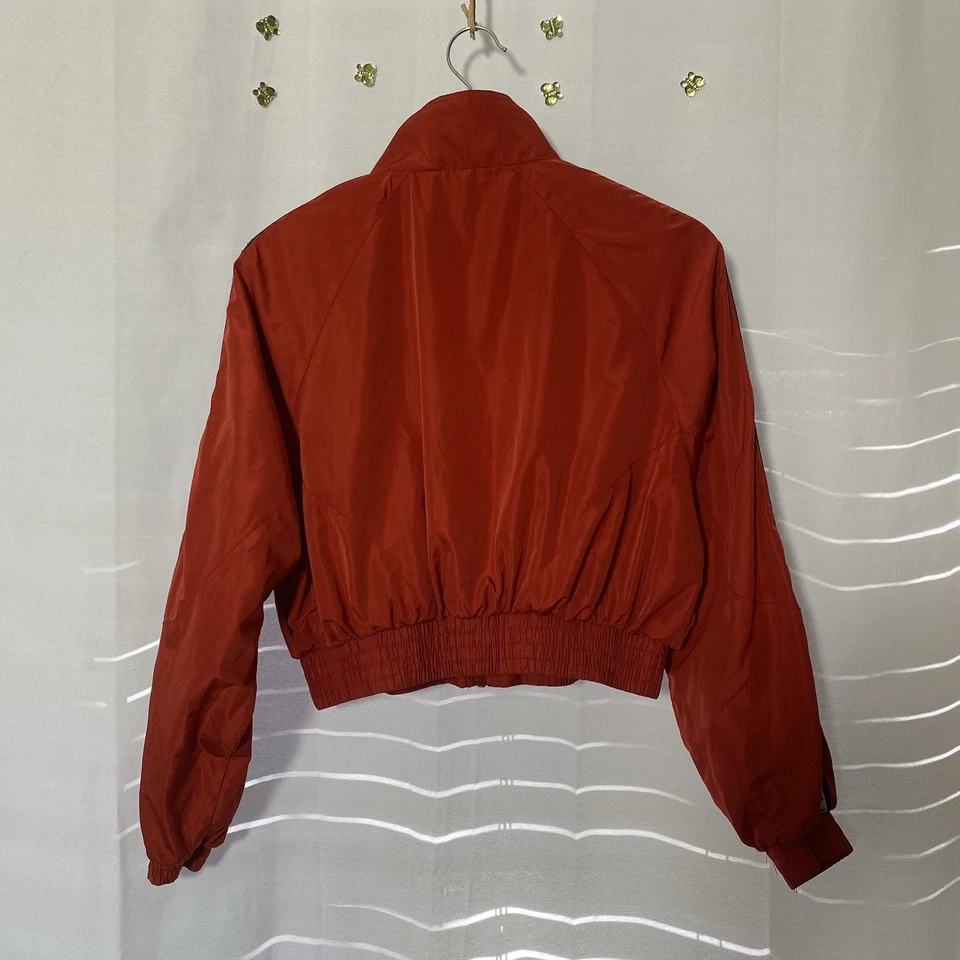 Красная укороченная ветровка на молнии Iris Bomber S Savage легкая хип-хоп куртка ЧИТАЙТЕ - Изображение 2 из 4