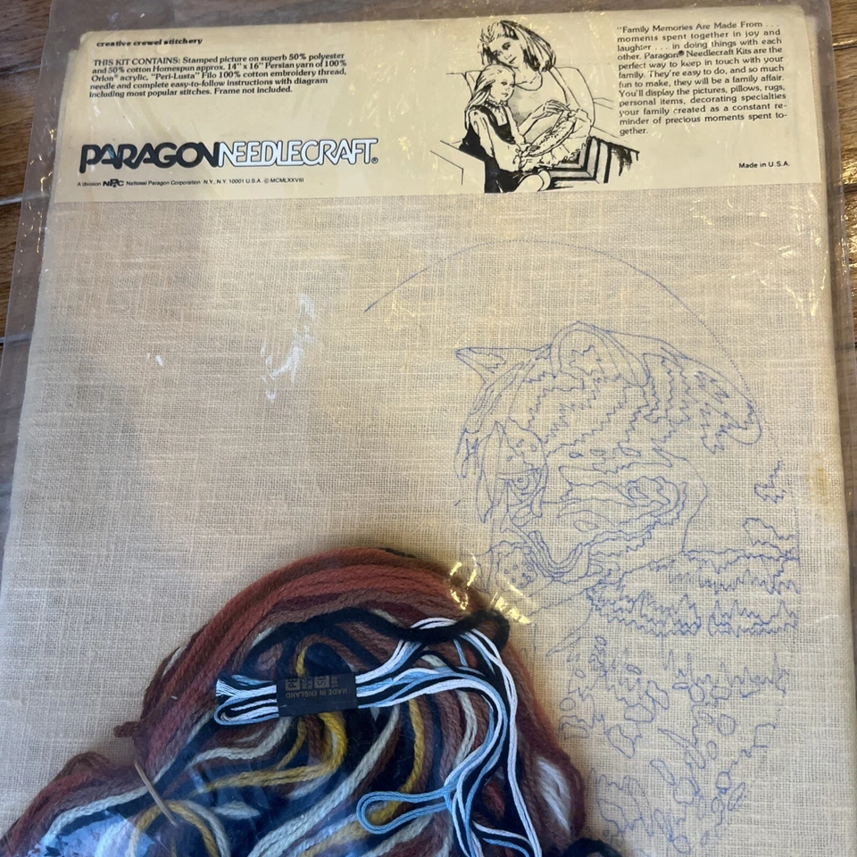 De colección Años 70 Susan Goldsmith Paragon Needlecraft Wildlife Series Cub Crewel Kit #0834 Foto 3 de 4