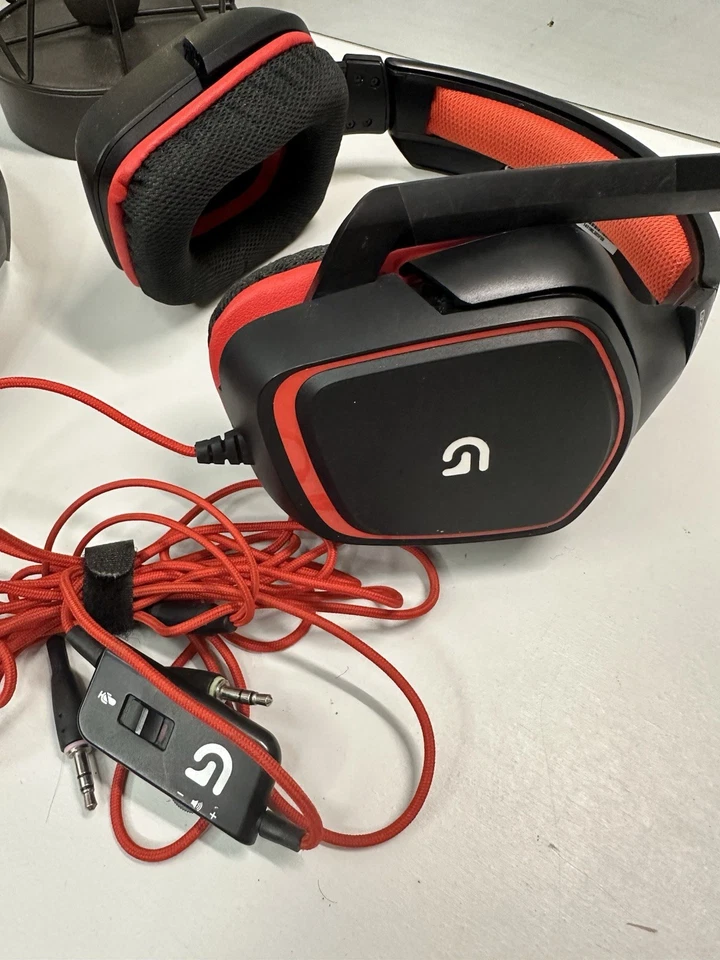 Logitech G230 fone de ouvido estéreo para jogos com microfone PC XBOX PS4 - Preto/vermelho - Imagem 2 de 4