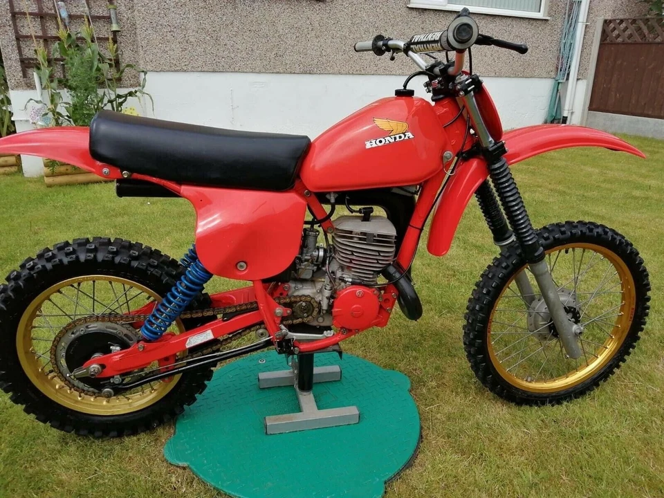 Asiento Honda CR250 CR250M 1973-1974 Base Sillín CR250 Elsinore Asiento Completo Metal Foto 4 de 4