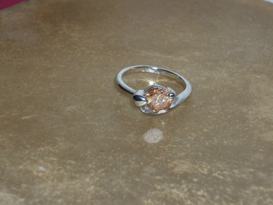 RING FUNKELND METALL MIT KRISTALL STEIN NEU GR 16, 17,18,20 wunderschön