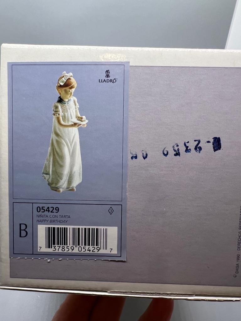 Lladro Happy Birthday Figurine Young Girls Birthday Cake #5429 In