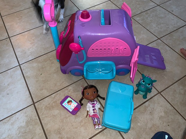 doc mcstuffins pull along clinic