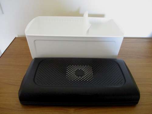 TUPPERWARE BREAD SMART BREAD KEEPER - AS NEW - Picture 2 of 2