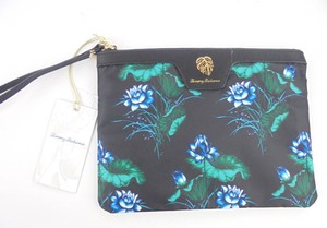 tommy bahama wristlet