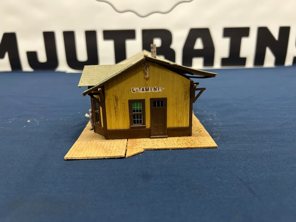 Unbranded HO Wood Passenger Station Building Yellow - Image 2 of 4