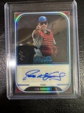2023 Panini Chronicles Ivan Rodriguez Studio Black Signatures Platinum Auto 1/1