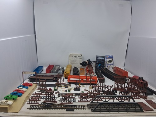 Tyco HO Scale Model Train Cars Tracks Accessories Wiring Vintage Large Part Lot 