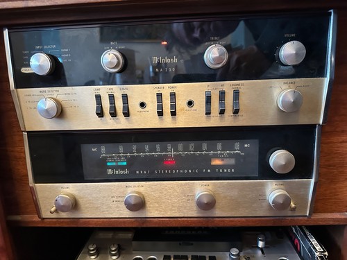 McIntosh MA230 Applifier & McIntosh MR67 Receiver
