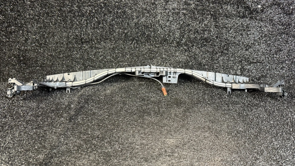 Rejilla de apoyo radiador consola delantera mercedes clase e cls a2136201701 16 25 Foto 4 de 4